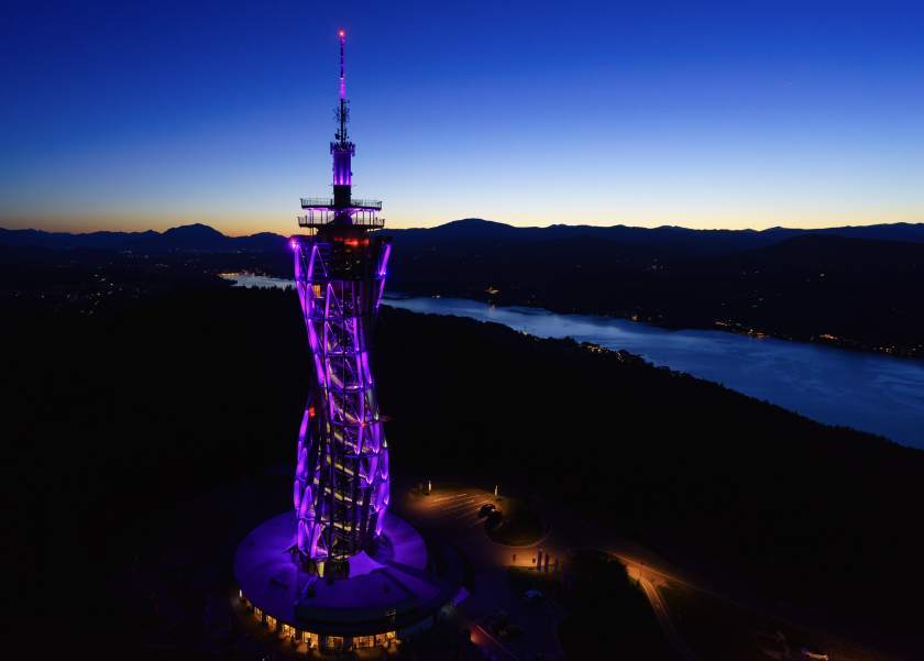Pyramidenkogel bei Nacht © Kärnten Werbung/ Tine Steinthaler