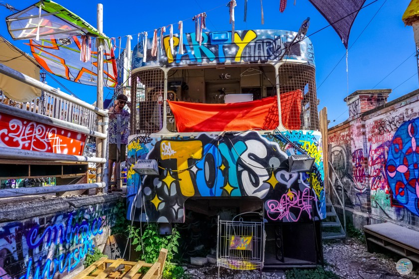 Bunt - bunter - Bahnwärter Thiel in München