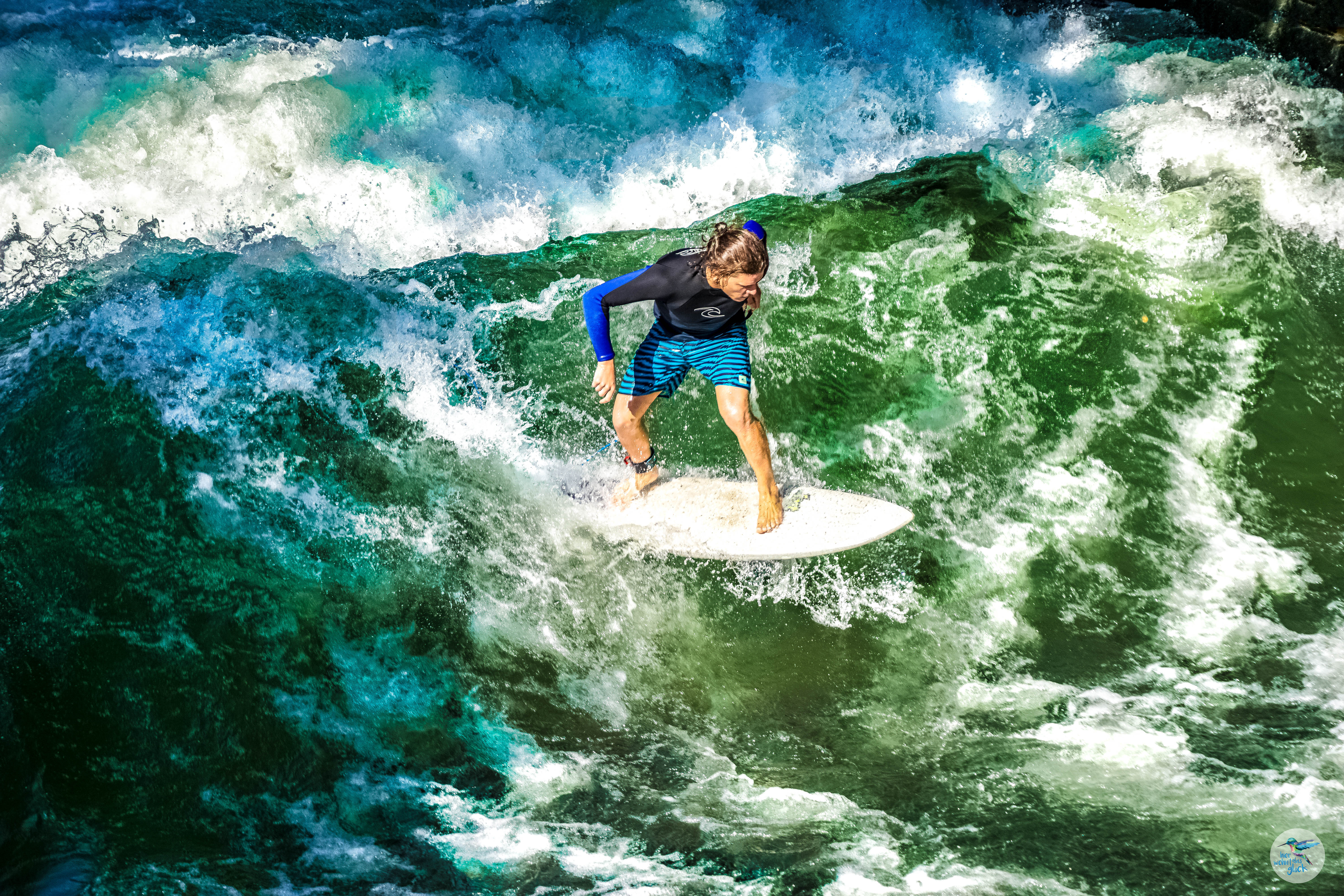Unzählige Surfer/innen versuchen hier täglich ihr Glück
