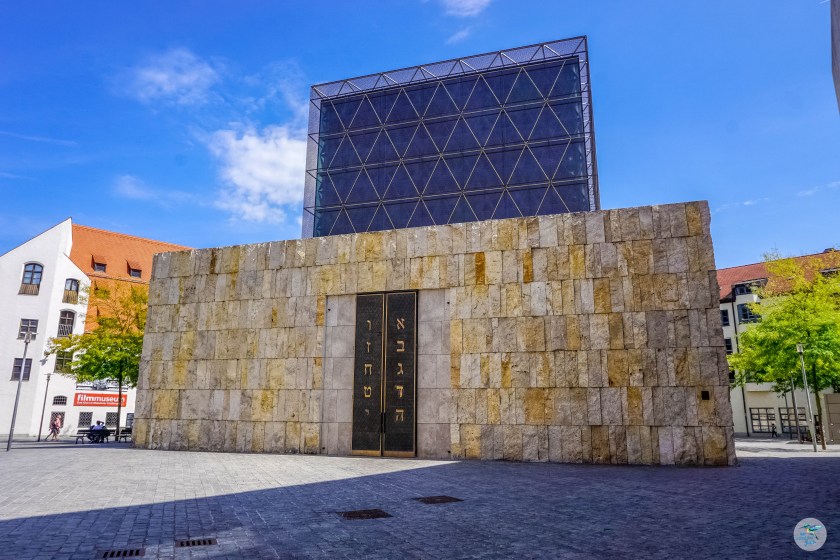 Die Hauptsynagoge Münchens neben dem Jüdischen Museum bietet auch gelegentlich Führungen an